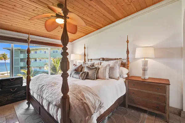 $335,000 | 1039 Hillsboro Mile, Unit 22, Hillsboro Beach, FL 33064