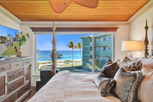 $335,000 | 1039 Hillsboro Mile, Unit 22, Hillsboro Beach, FL 33064