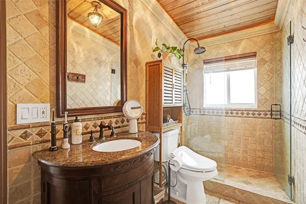 $335,000 | 1039 Hillsboro Mile, Unit 22, Hillsboro Beach, FL 33064