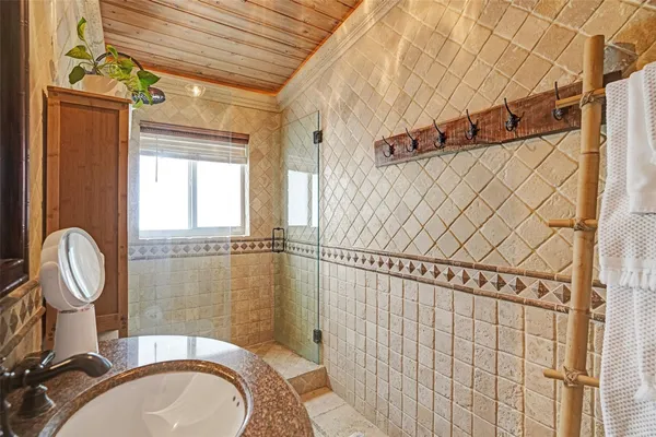 $335,000 | 1039 Hillsboro Mile, Unit 22, Hillsboro Beach, FL 33064