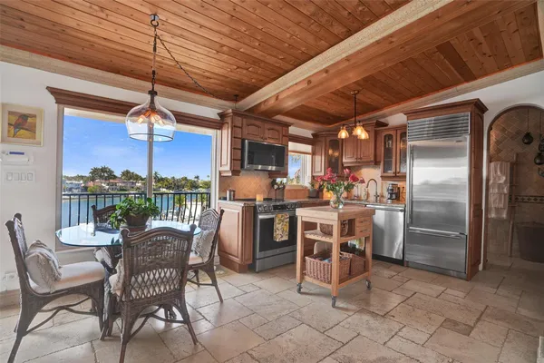 $335,000 | 1039 Hillsboro Mile, Unit 22, Hillsboro Beach, FL 33064