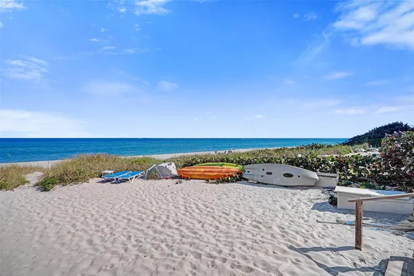 $335,000 | 1039 Hillsboro Mile, Unit 22, Hillsboro Beach, FL 33064