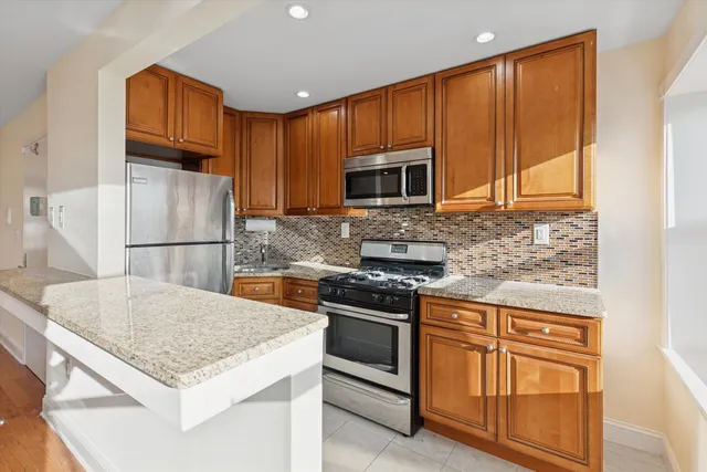 $3,300 | 124 President Street, Unit 4 | Columbia Street Waterfront