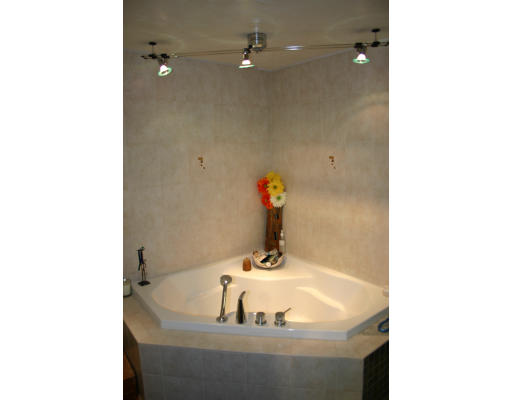 1004 Treasure Island Road, Unit 1004 Webster, MA 01570 - Photo 8 of 10 Gallery Image 8