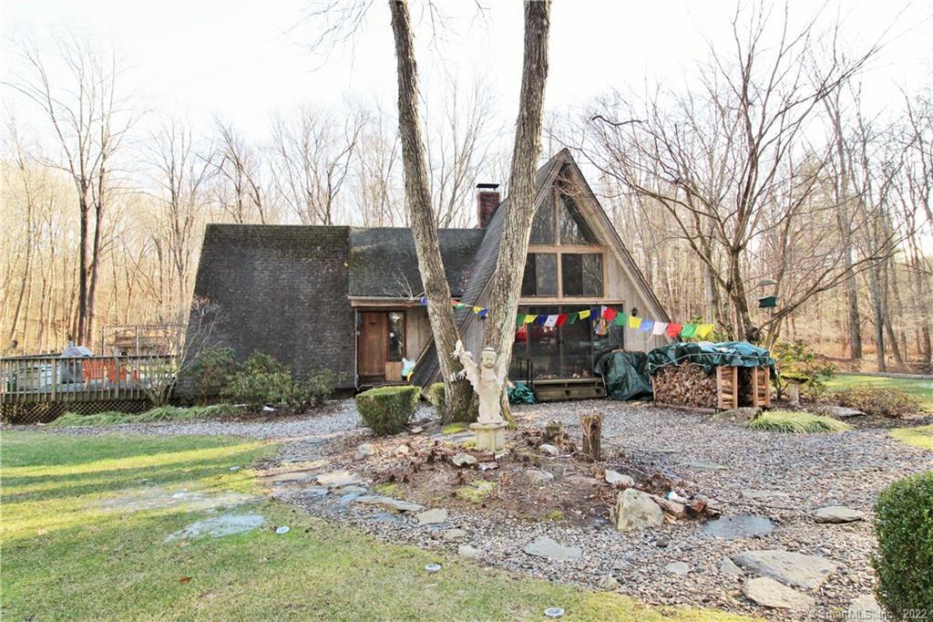 Artsy A-frame in woodsy Redding, CT