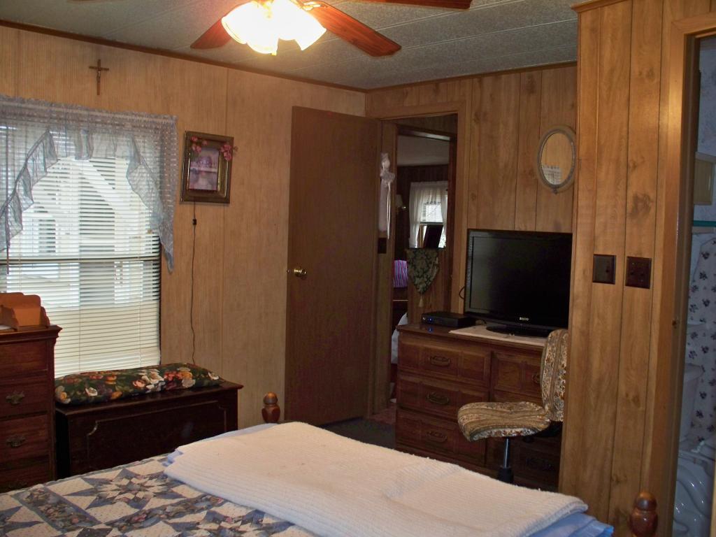 302 Cross Mill Road Northfield, NH 03276 - Photo 12 of 28 Gallery Image 12