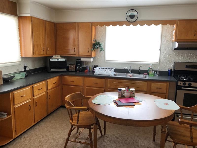 128 Woodbury Road Boyers, PA 16020 - Photo 7 of 23