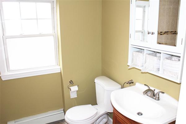 94 Elmlawn Road Braintree, MA 02184 - Photo 4 of 15 Gallery Image 4
