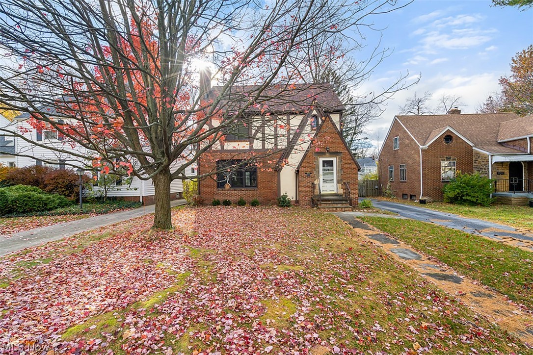 1030 Allston Road Cleveland, OH 44121 - Photo 2 of 32 Gallery Image 2