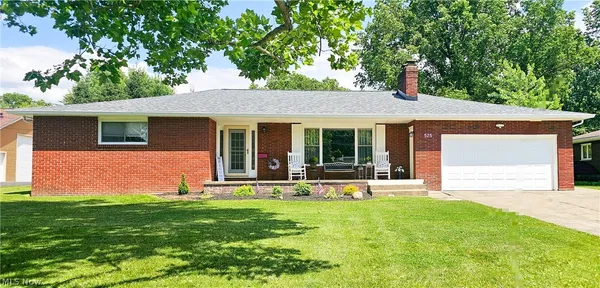 $298,000 | 525 Cynthia Drive, Campbell, OH 44405
