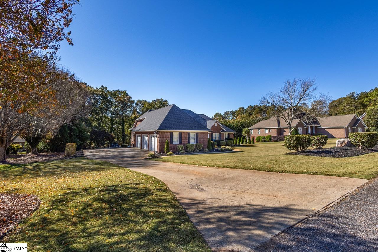 204 Aberdeen Drive Anderson, SC 29621 - Photo 2 of 36