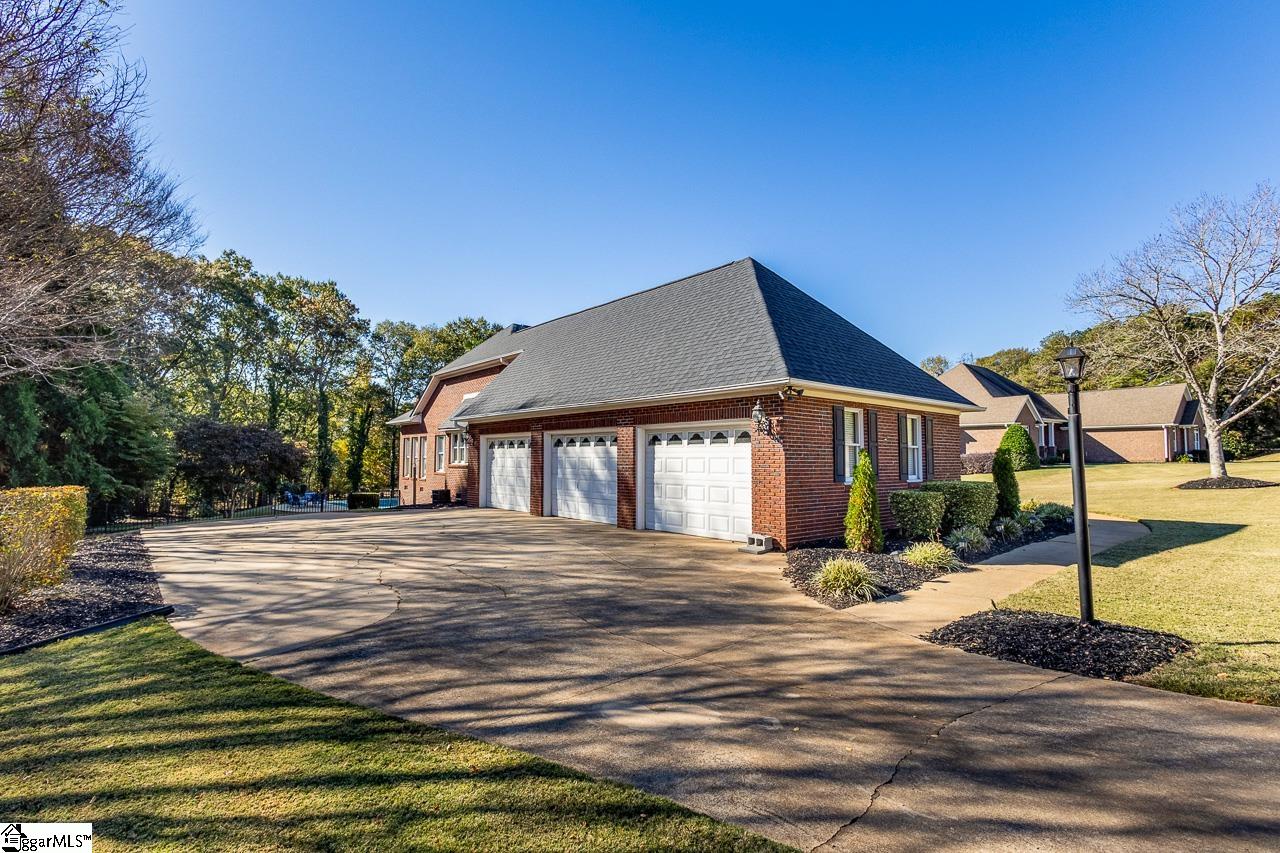 204 Aberdeen Drive Anderson, SC 29621 - Photo 4 of 36