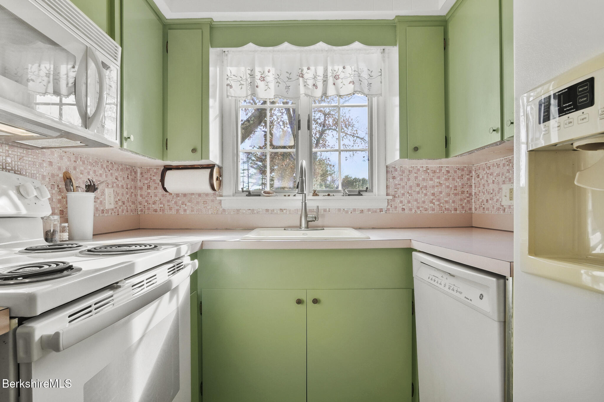 128 Partridge Road Pittsfield, MA 01201 - Photo 20 of 46 128 Partridge Road Pittsfield MA 01201_0