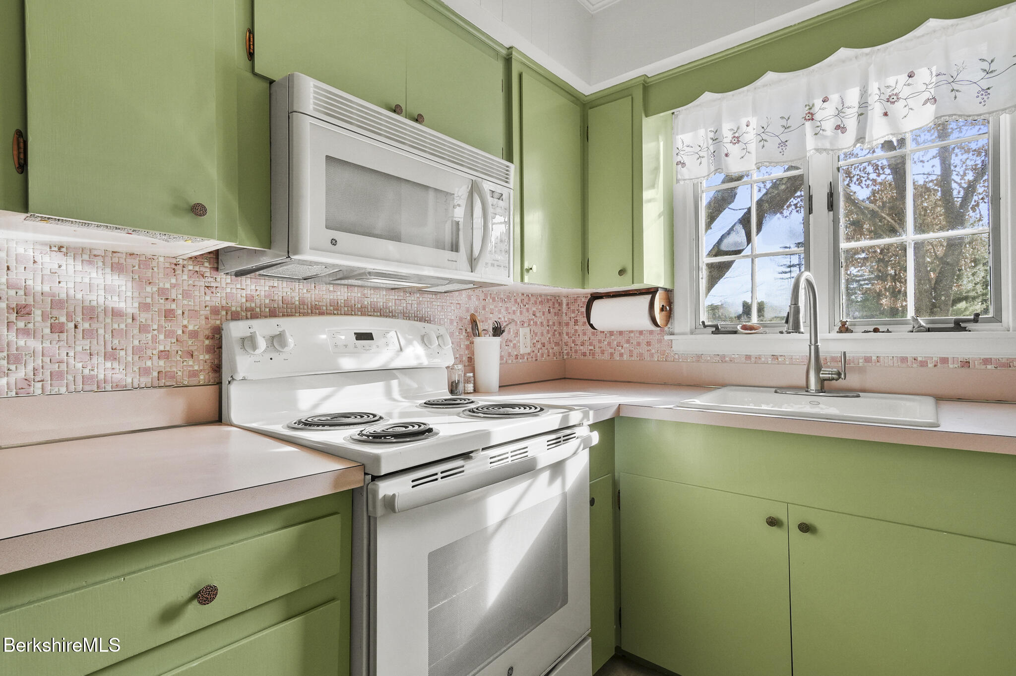 128 Partridge Road Pittsfield, MA 01201 - Photo 21 of 46 128 Partridge Road Pittsfield MA 01201_0