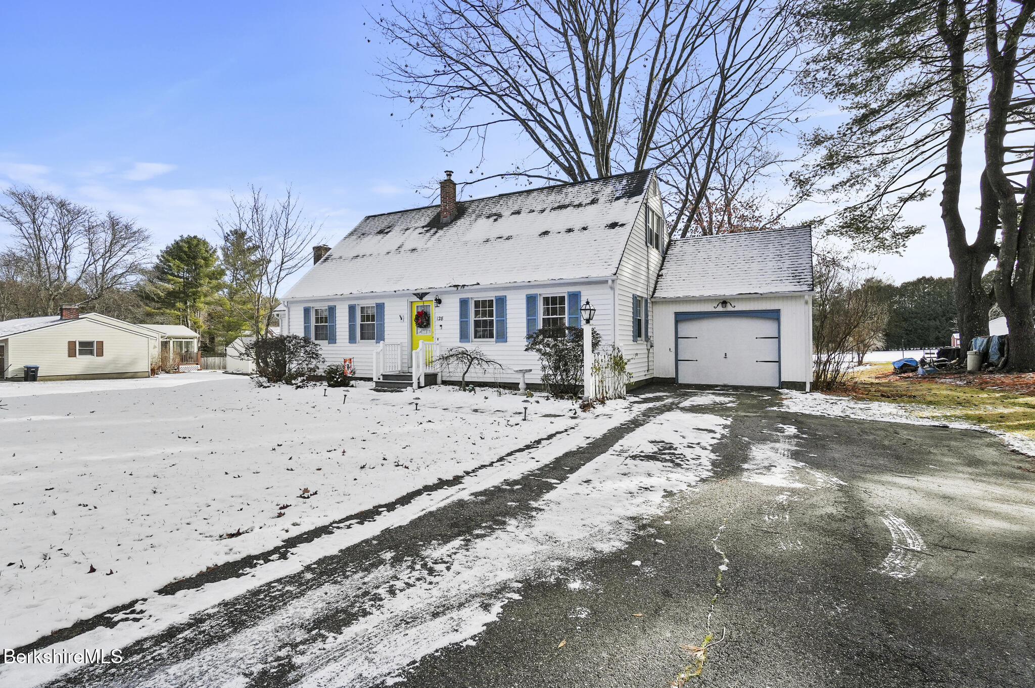128 Partridge Road Pittsfield, MA 01201 - Photo 4 of 46 128 Partridge Road Pittsfield MA 01201_0