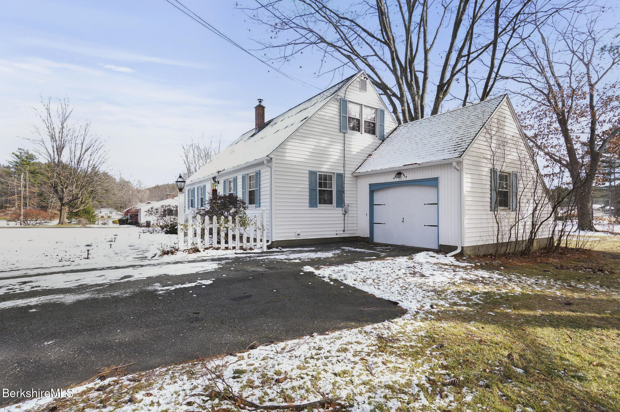 128 Partridge Road Pittsfield, MA 01201 - Photo 5 of 46 128 Partridge Road Pittsfield MA 01201_0