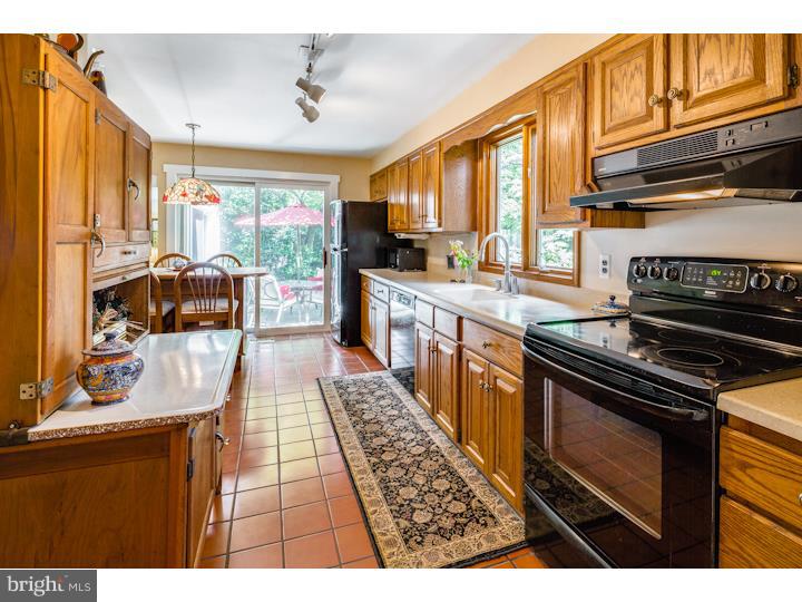 114 Fieldstone Road Cherry Hill, NJ 08034 - Photo 8 of 25 Gallery Image 8