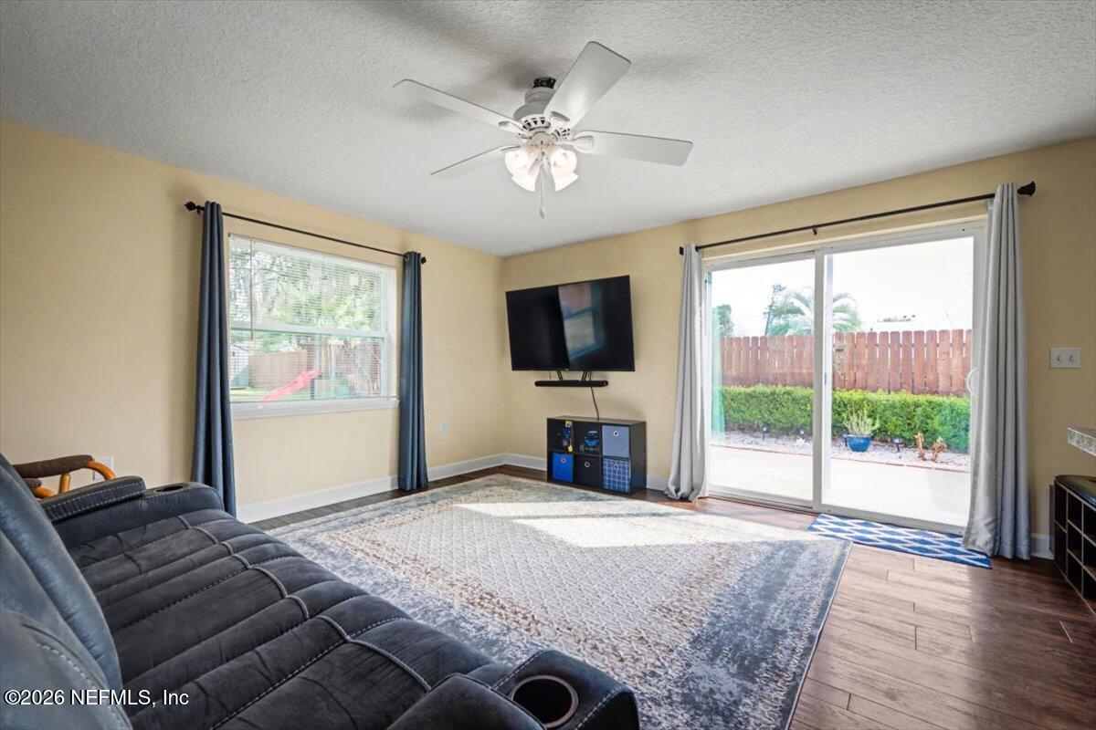 2425 Tulsa Road North Jacksonville, FL 32218 - Photo 13 of 30 Living Room