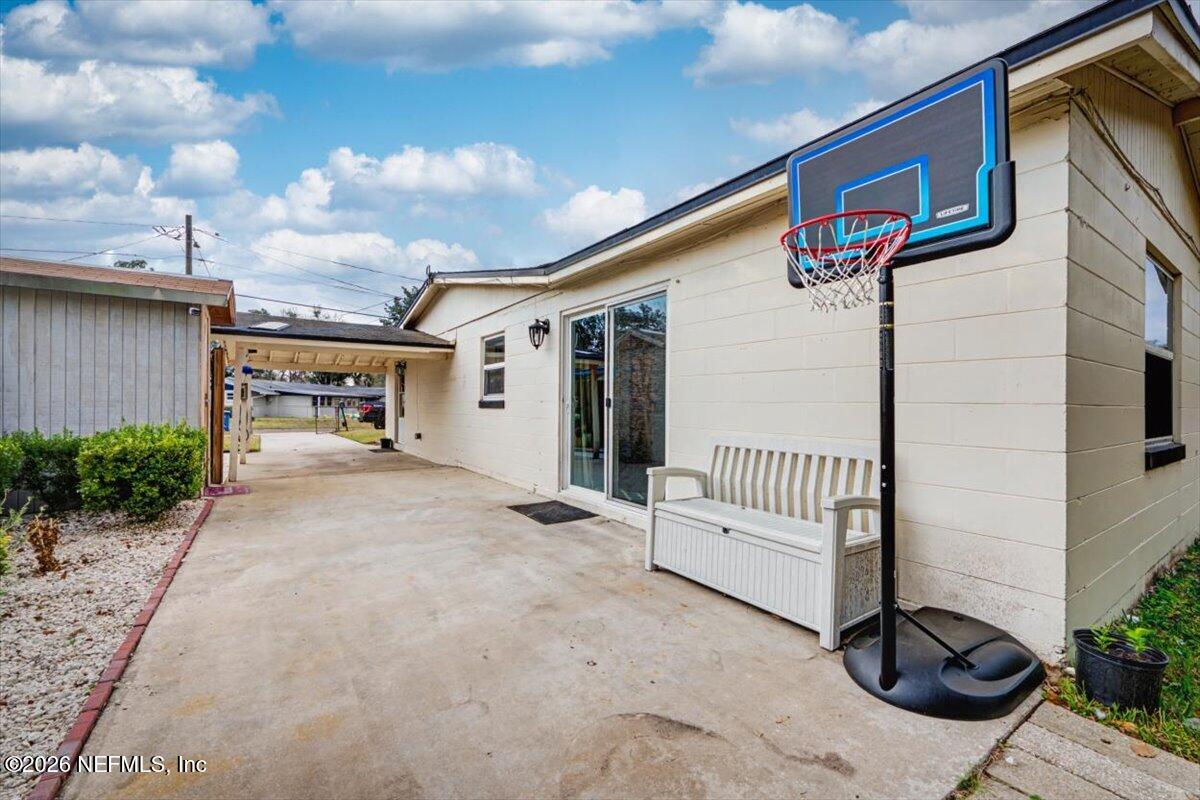 2425 Tulsa Road North Jacksonville, FL 32218 - Photo 29 of 30 Driveway