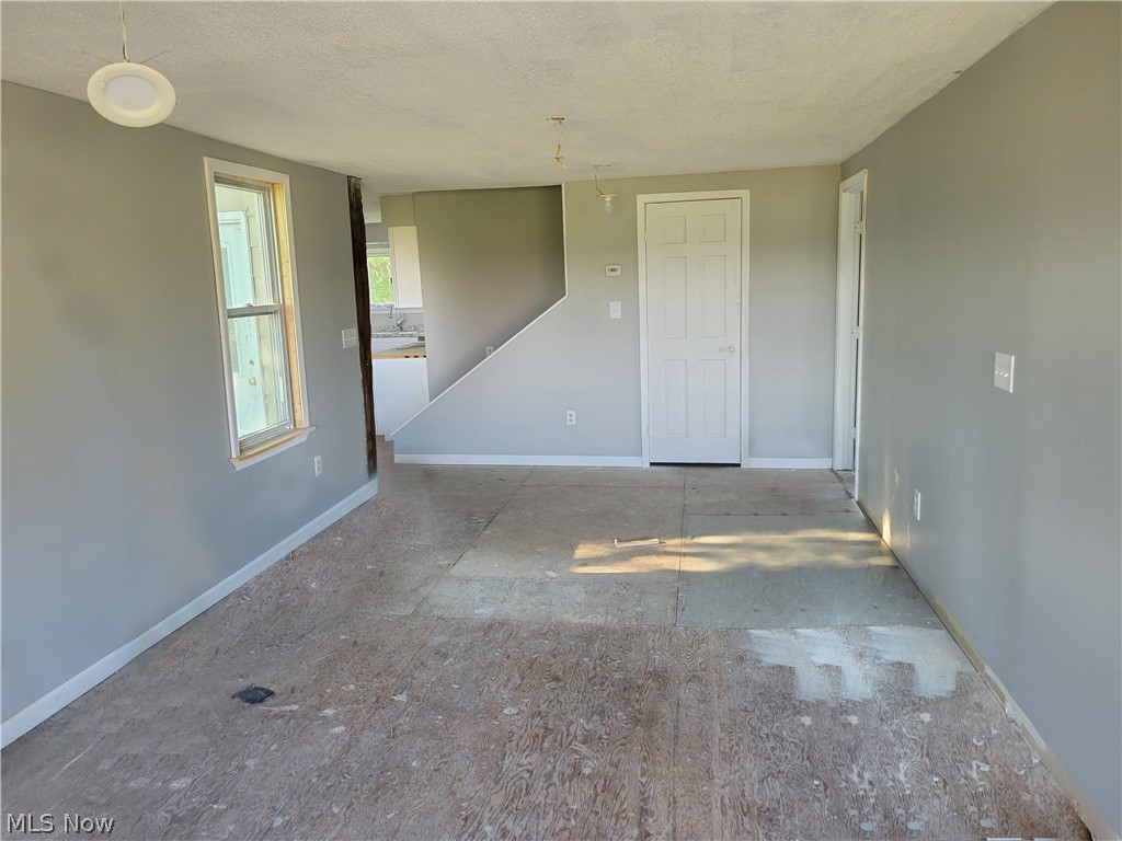 1410 Plymouth Ridge Road Ashtabula, OH 44004 - Photo 8 of 27