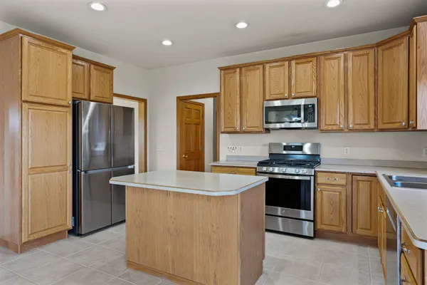 $699,900 | 3026 Saddle Brooke Trail, Sun Prairie, WI 53590