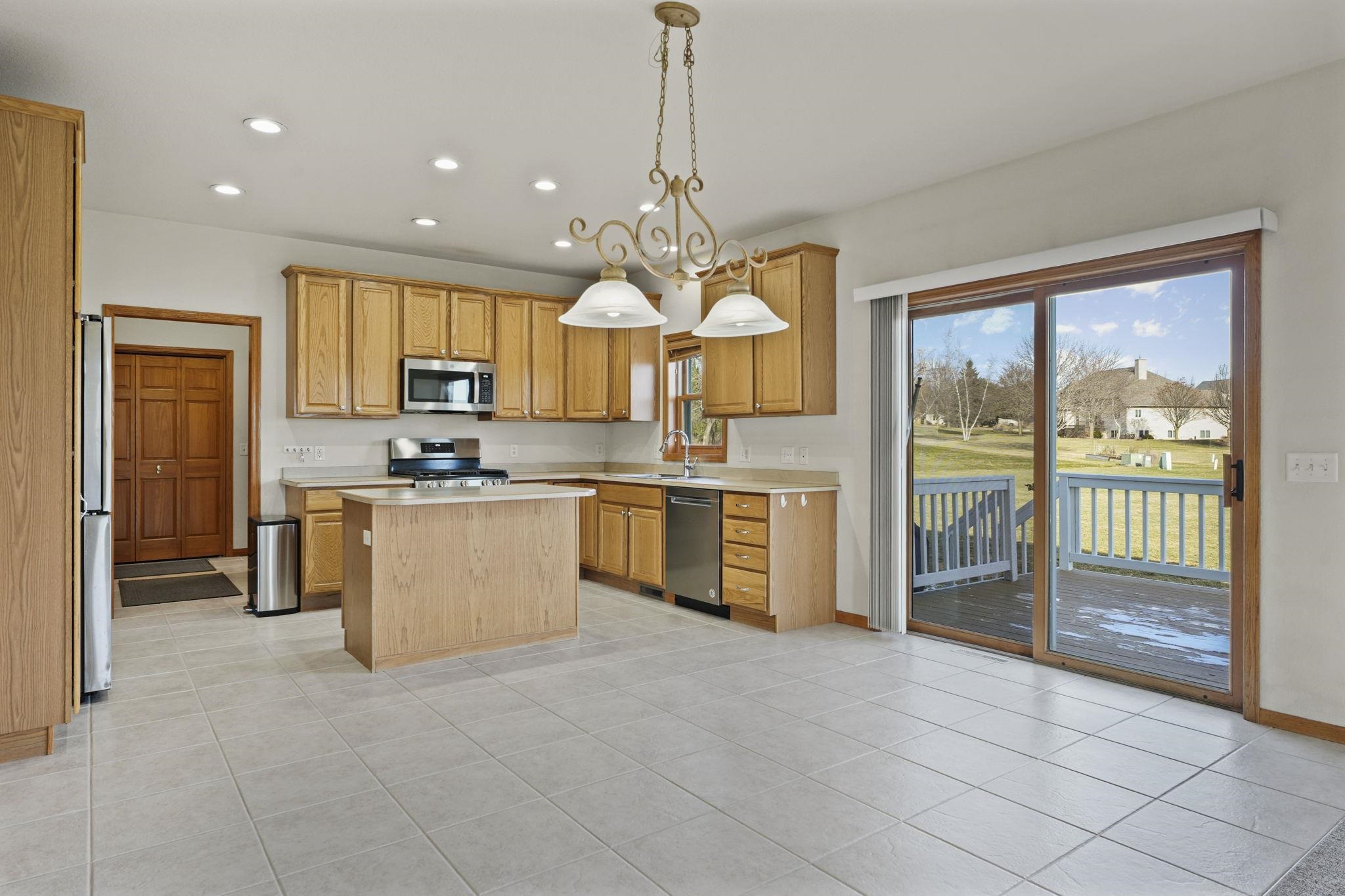 3026 Saddle Brooke Trail Sun Prairie, WI 53590 - Photo 15 of 53