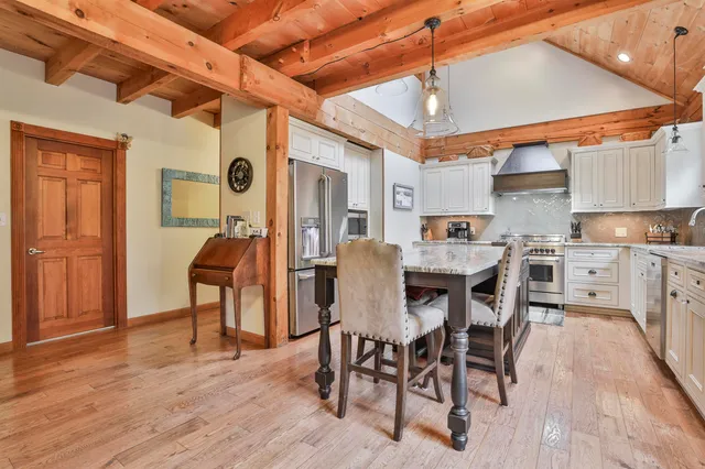 $639,900 | 46 Oak Hill Road, Brookline, NH 03033