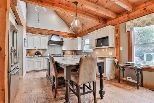 $639,900 | 46 Oak Hill Road, Brookline, NH 03033