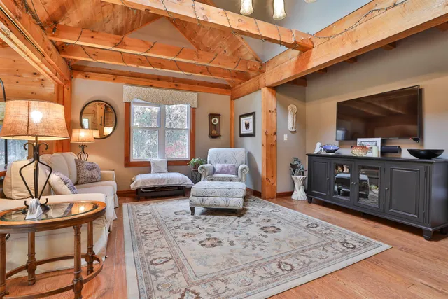 $639,900 | 46 Oak Hill Road, Brookline, NH 03033