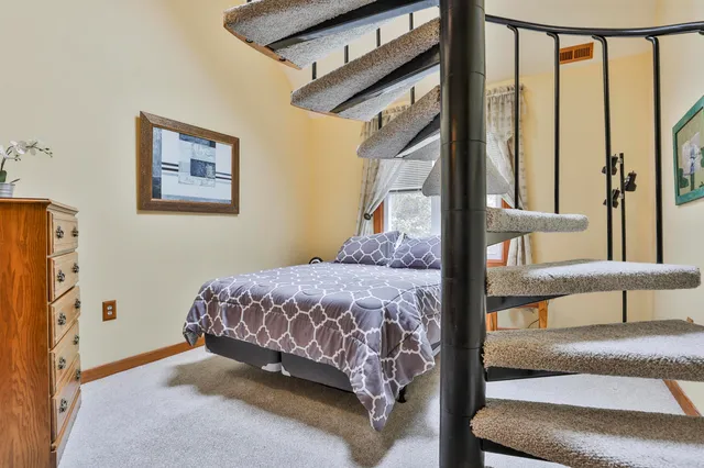 $639,900 | 46 Oak Hill Road, Brookline, NH 03033