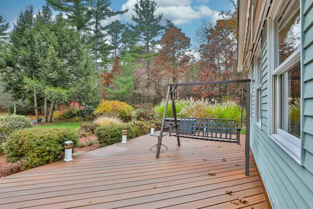 $639,900 | 46 Oak Hill Road, Brookline, NH 03033