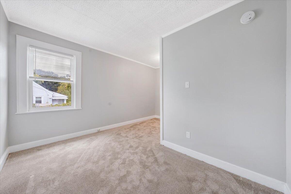 1214 Victory Road Southeast Roanoke, VA 24014 - Photo 17 of 37 Bedroom