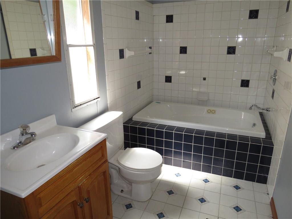 8040 Rinnie Seitz Road Nashville, IN 47448 - Photo 14 of 32