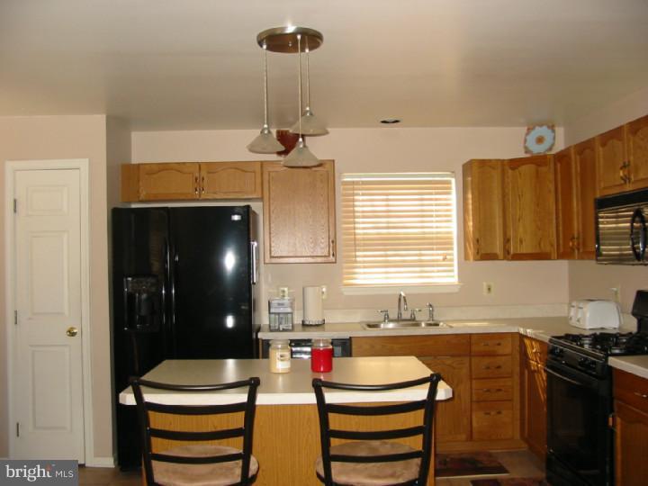 65 Walker Road Royersford, PA 19468 - Photo 3 of 25 Kitchen