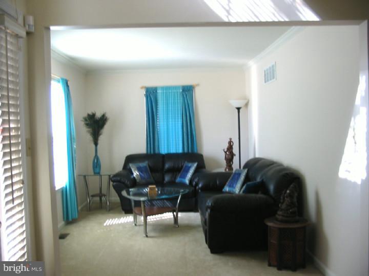 65 Walker Road Royersford, PA 19468 - Photo 9 of 25 Living Room
