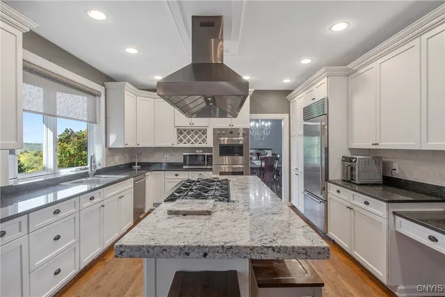 $824,900 | 6923 Kassonta Drive, Pompey, NY 13078