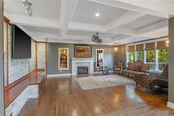 $824,900 | 6923 Kassonta Drive, Pompey, NY 13078