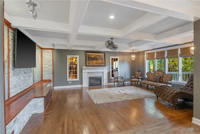 $824,900 | 6923 Kassonta Drive, Pompey, NY 13078