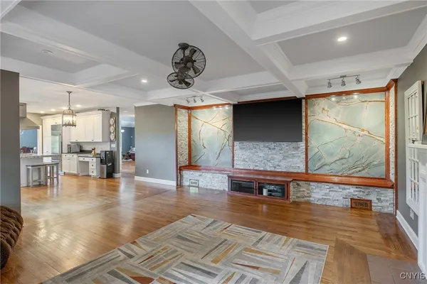 $824,900 | 6923 Kassonta Drive, Pompey, NY 13078