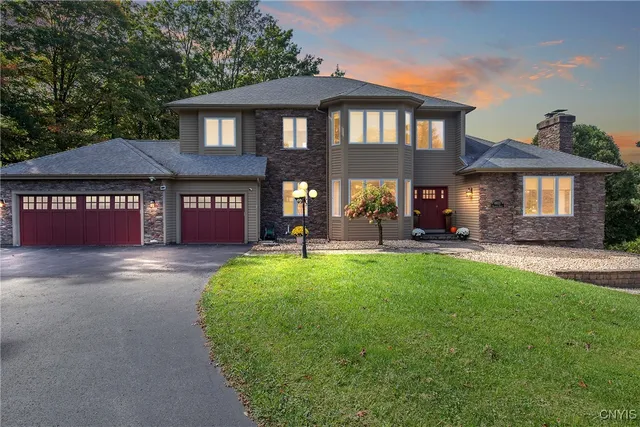 $824,900 | 6923 Kassonta Drive, Pompey, NY 13078