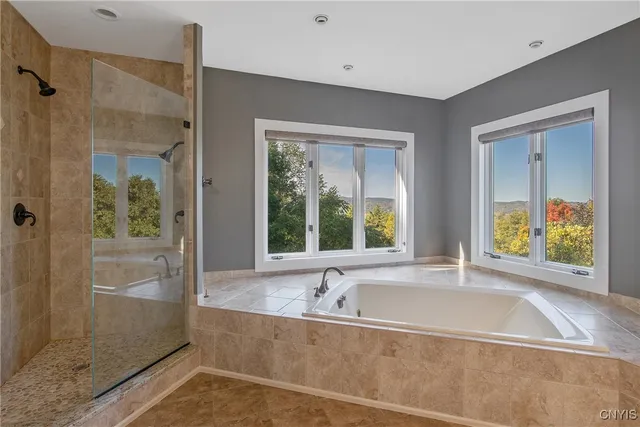 $824,900 | 6923 Kassonta Drive, Pompey, NY 13078