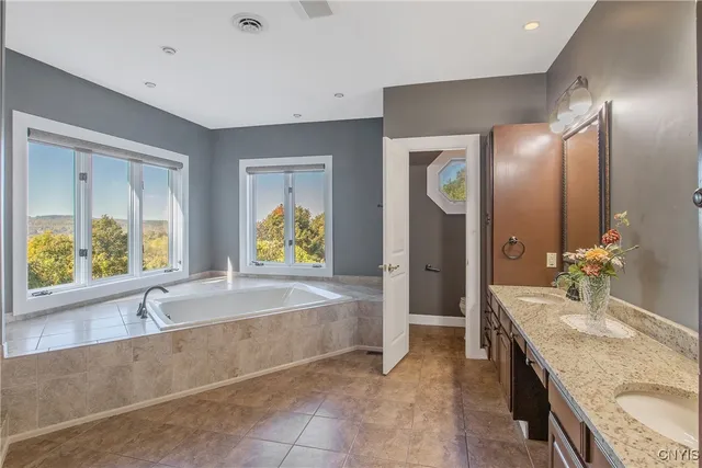 $824,900 | 6923 Kassonta Drive, Pompey, NY 13078