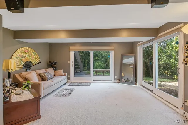 $824,900 | 6923 Kassonta Drive, Pompey, NY 13078