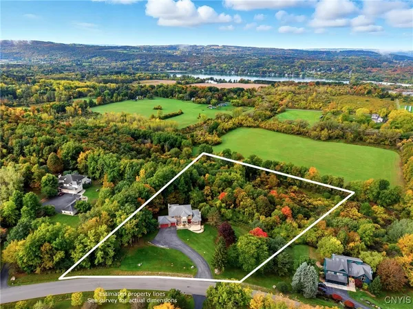 $824,900 | 6923 Kassonta Drive, Pompey, NY 13078