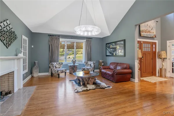 $824,900 | 6923 Kassonta Drive, Pompey, NY 13078