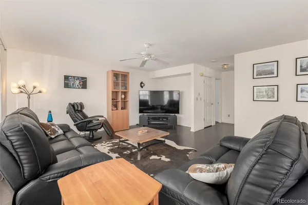 $854,900 | 707 Huntington Place, Highlands Ranch, CO 80126