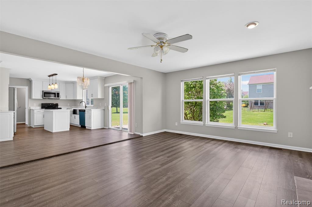 4642 Pond Run Canton, MI 48188 - Photo 20 of 49