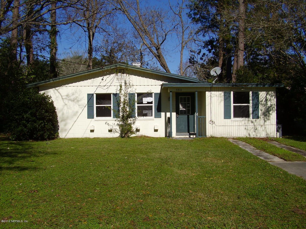 5311 Woodcrest Road Jacksonville, FL 32205 - Photo 1 of 11 Front