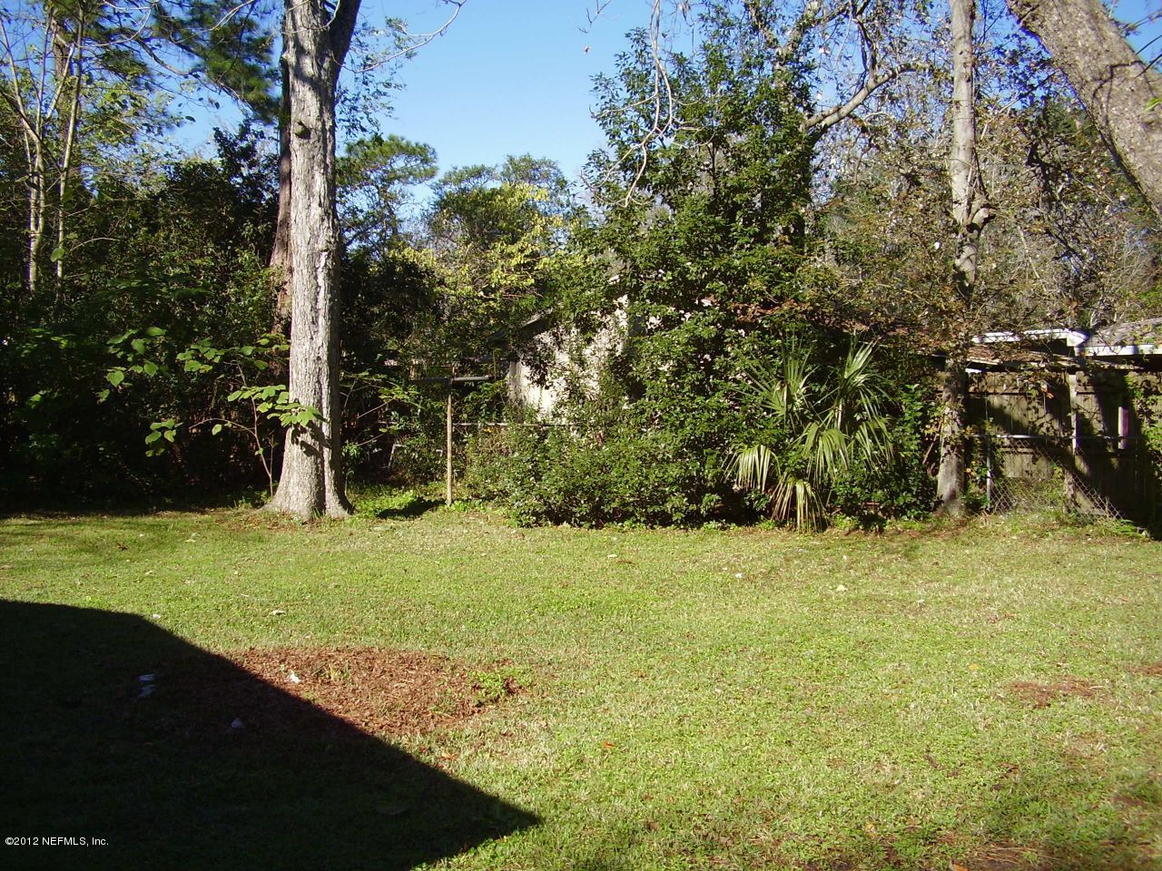 5311 Woodcrest Road Jacksonville, FL 32205 - Photo 2 of 11 Backyard