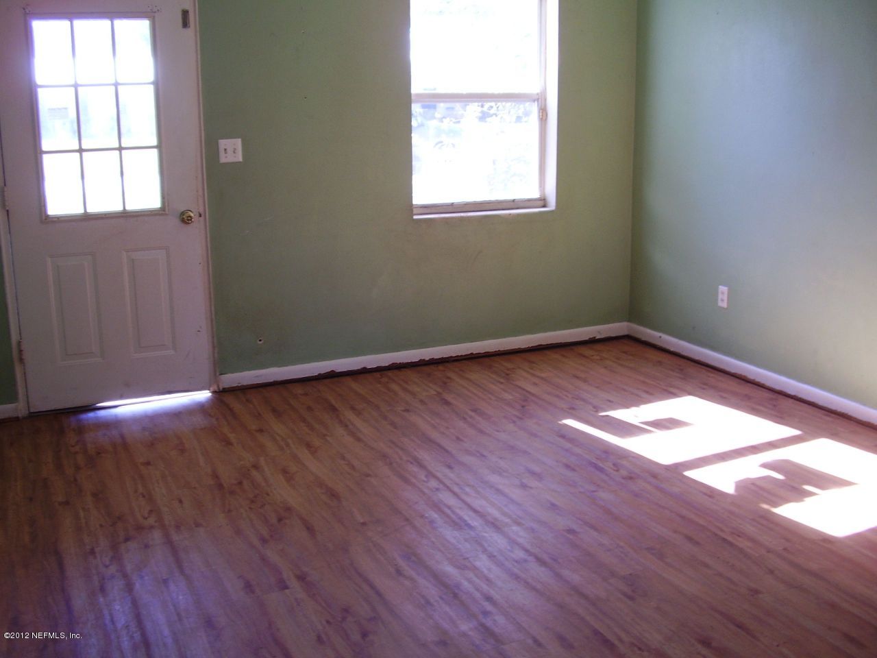 5311 Woodcrest Road Jacksonville, FL 32205 - Photo 3 of 11 Living Room